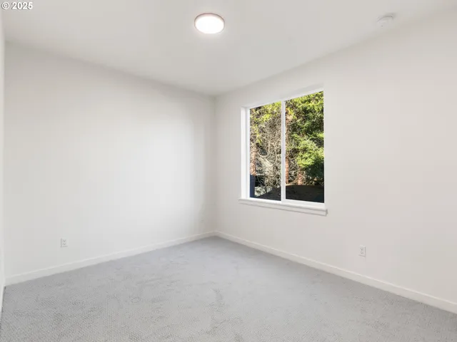 $319,900 | 1327 Northeast 46th Avenue, Unit 6, Portland, OR 97213