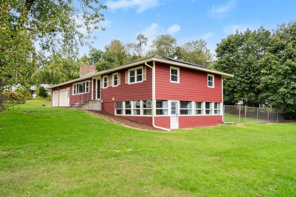 13 Red Coat Road Framingham, MA 01701 - Photo 6 of 26 Gallery Image 6