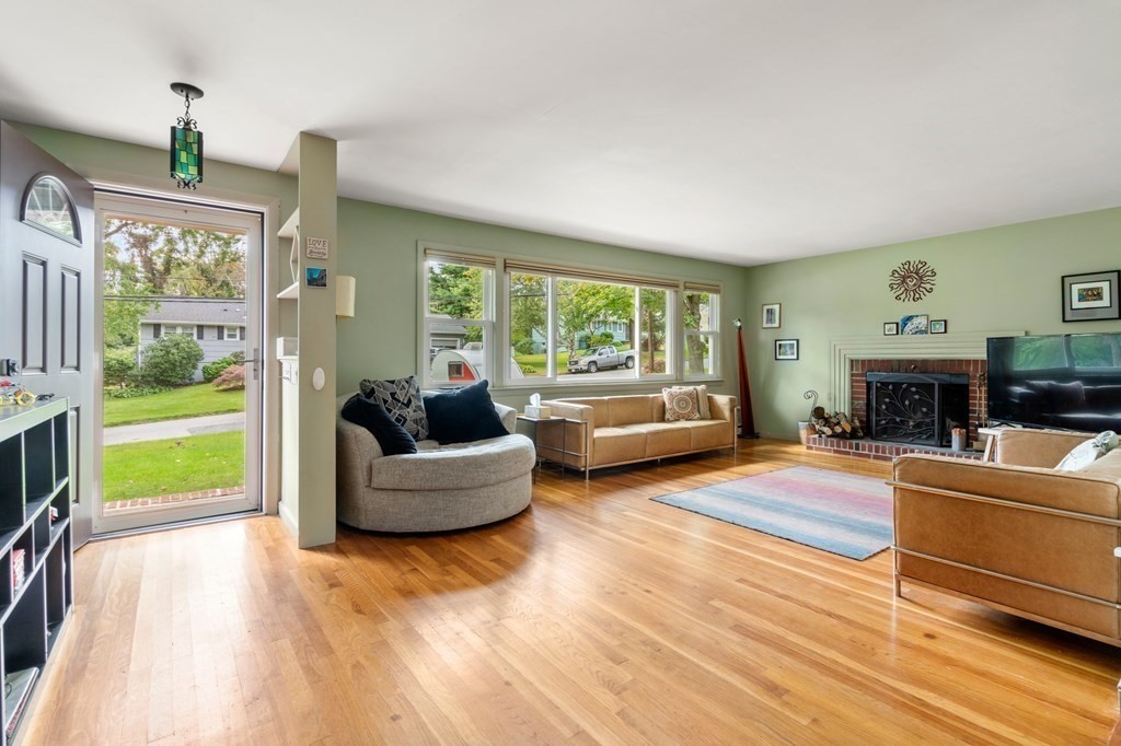 13 Red Coat Road Framingham, MA 01701 - Photo 8 of 26 Gallery Image 8