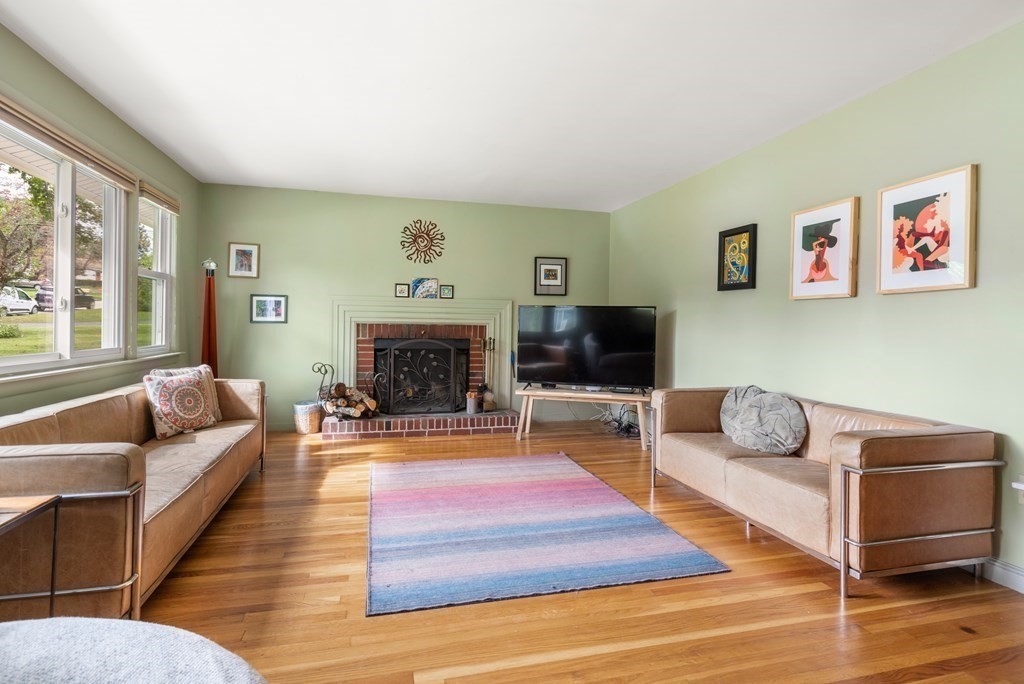 13 Red Coat Road Framingham, MA 01701 - Photo 9 of 26 Gallery Image 9