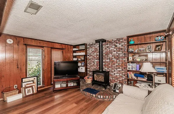 $399,000 | 836 12th Street, Orange Cove, CA 93646