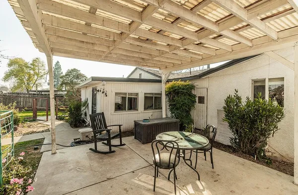 $399,000 | 836 12th Street, Orange Cove, CA 93646