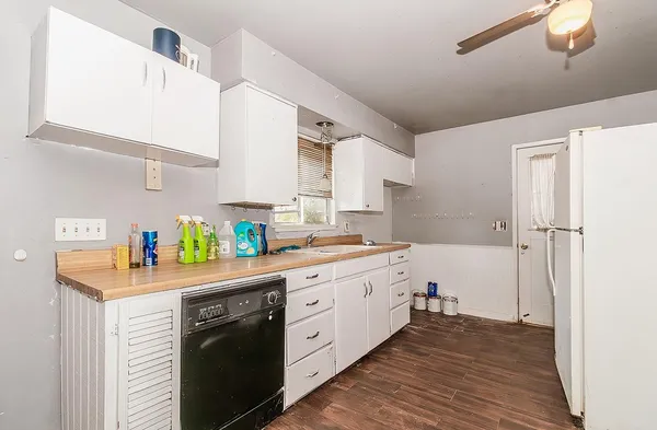 $399,000 | 836 12th Street, Orange Cove, CA 93646