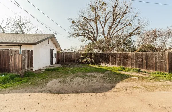 $399,000 | 836 12th Street, Orange Cove, CA 93646