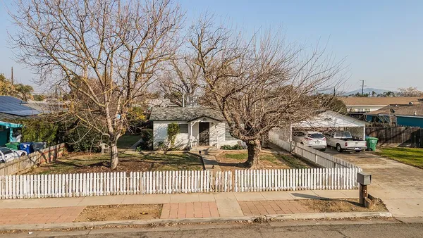 $399,000 | 836 12th Street, Orange Cove, CA 93646
