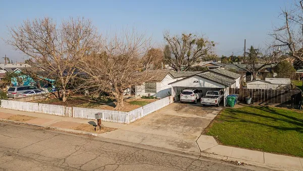 $399,000 | 836 12th Street, Orange Cove, CA 93646