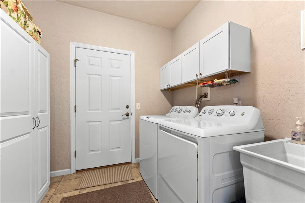 193 Lentz Road Latrobe, PA 15650 - Photo 38 of 45 a utility room with dryer and washer