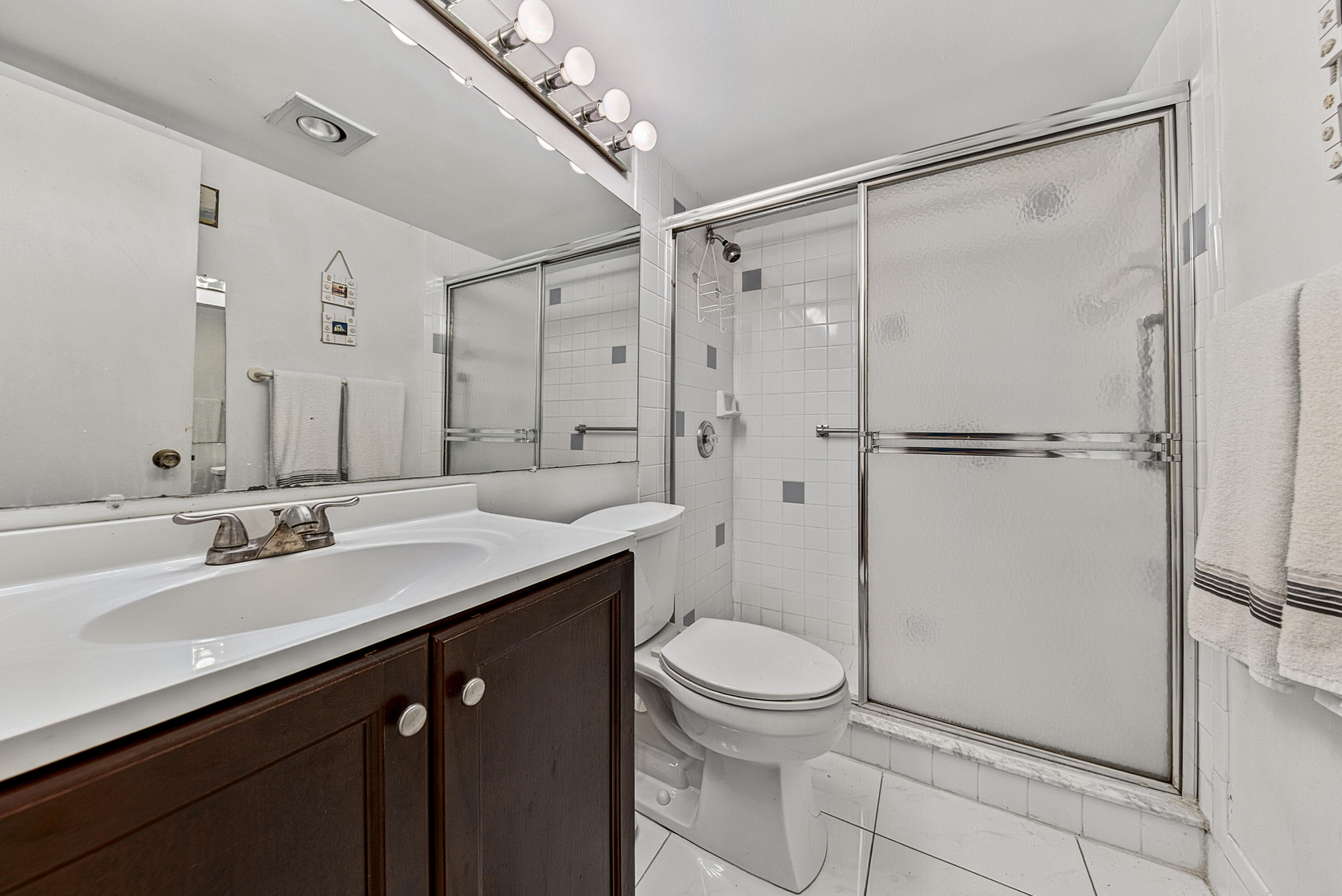 50 Suffolk B, Unit 50 Boca Raton, FL 33434 - Photo 11 of 20 Bathroom