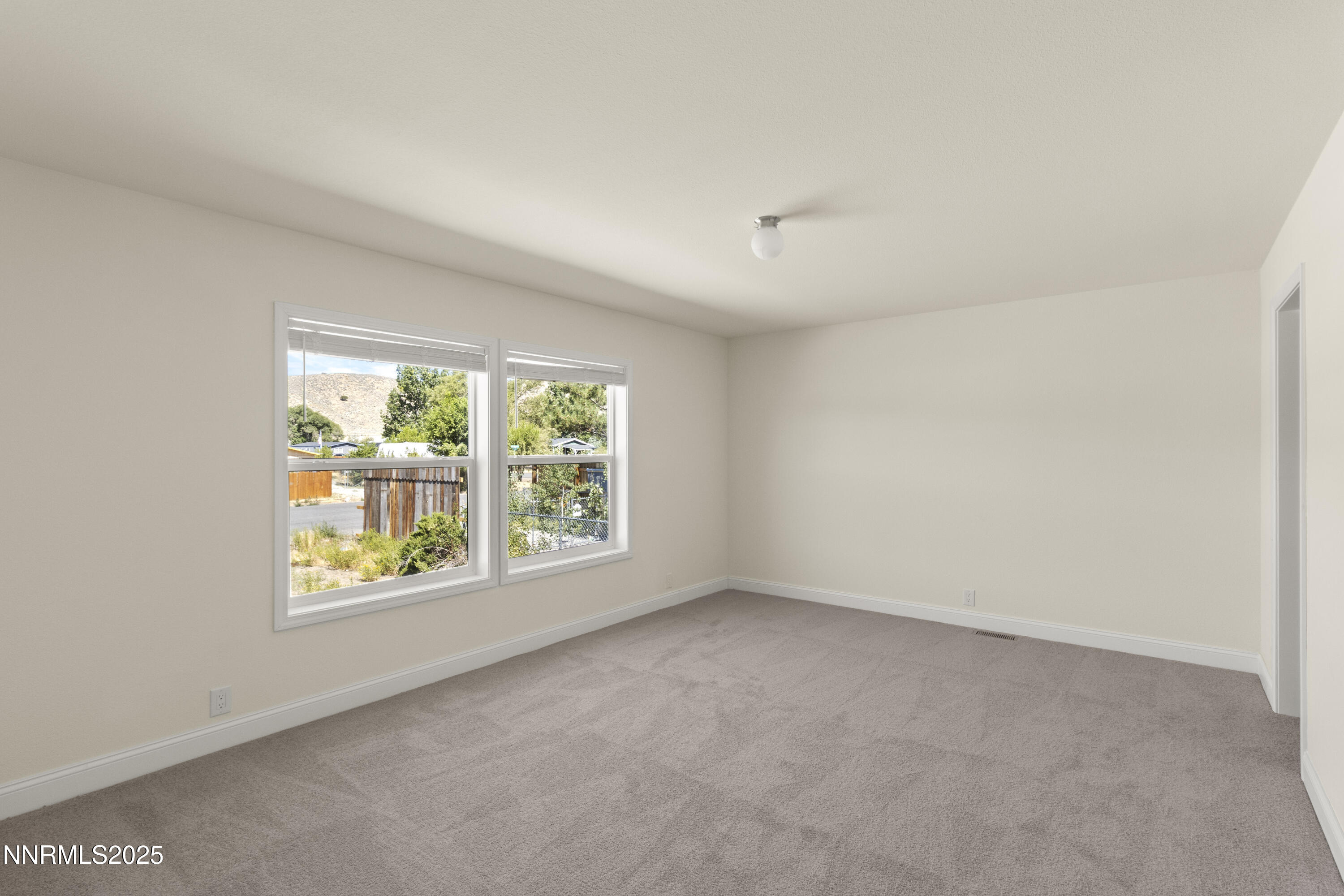 4040 Goldfinch Drive Reno, NV 89508 - Photo 20 of 24 4040 Goldfinch Dr 15