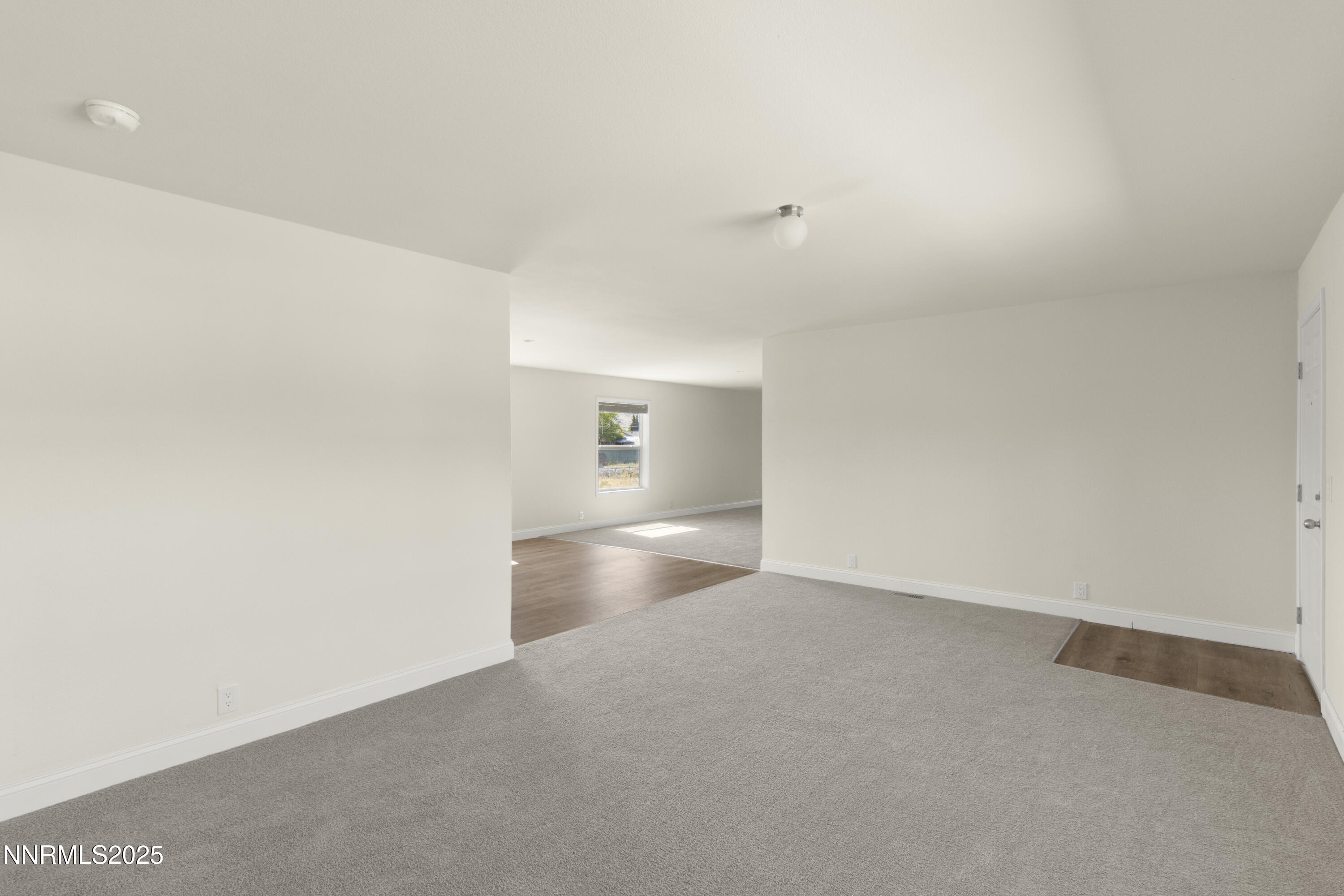 4040 Goldfinch Drive Reno, NV 89508 - Photo 5 of 24 4040 Goldfinch Dr 06