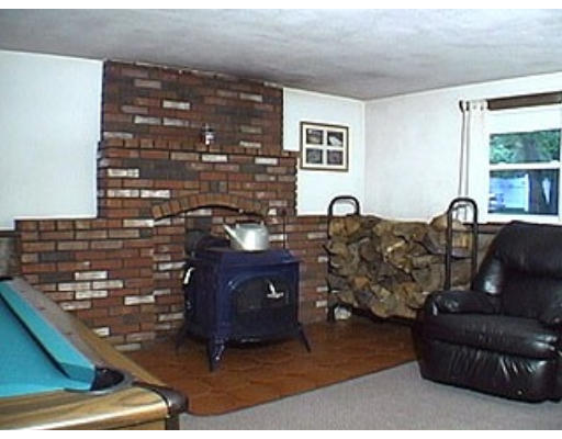 23 Lloyd Road Wilmington, MA 01887 - Photo 8 of 14 Gallery Image 8