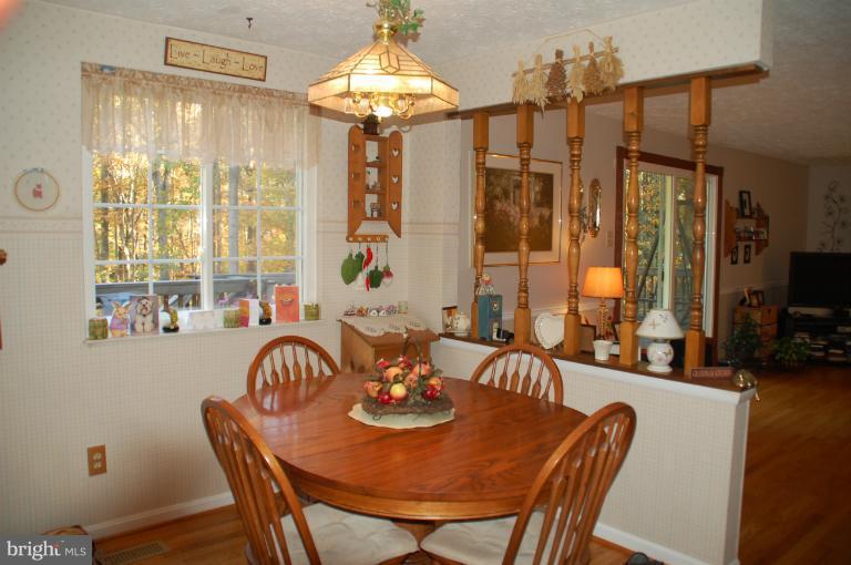 8321 Magic Leaf Road Springfield, VA 22153 - Photo 8 of 28 Kitchen
