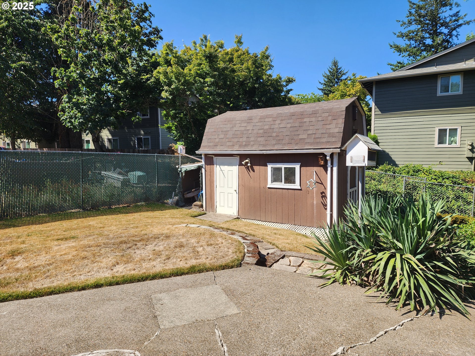 4081 Hawthorne Avenue Northeast Salem, OR 97301 - Photo 19 of 25 front view of a house with a yard