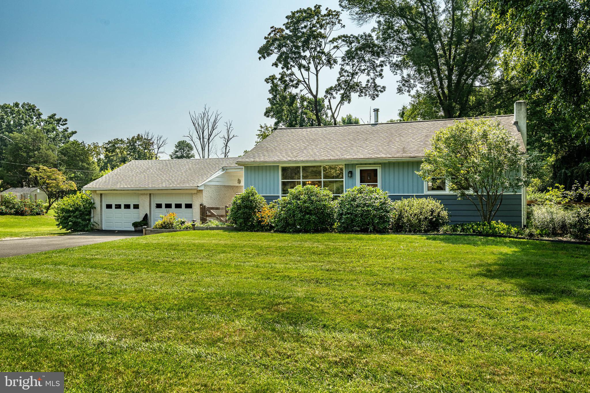 16 Benburb Road Phoenixville, PA 19460 - Photo 3 of 48