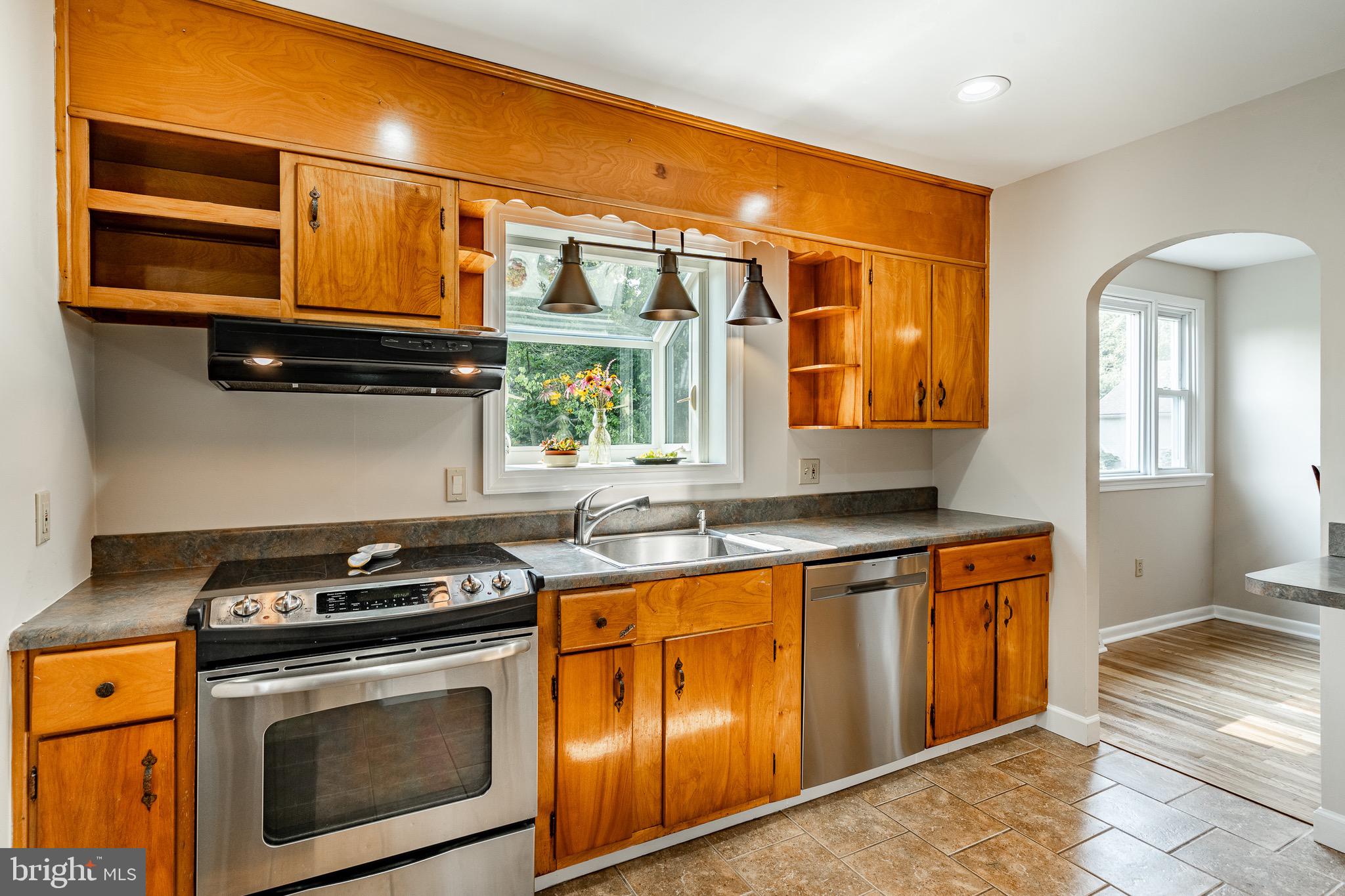 16 Benburb Road Phoenixville, PA 19460 - Photo 6 of 48