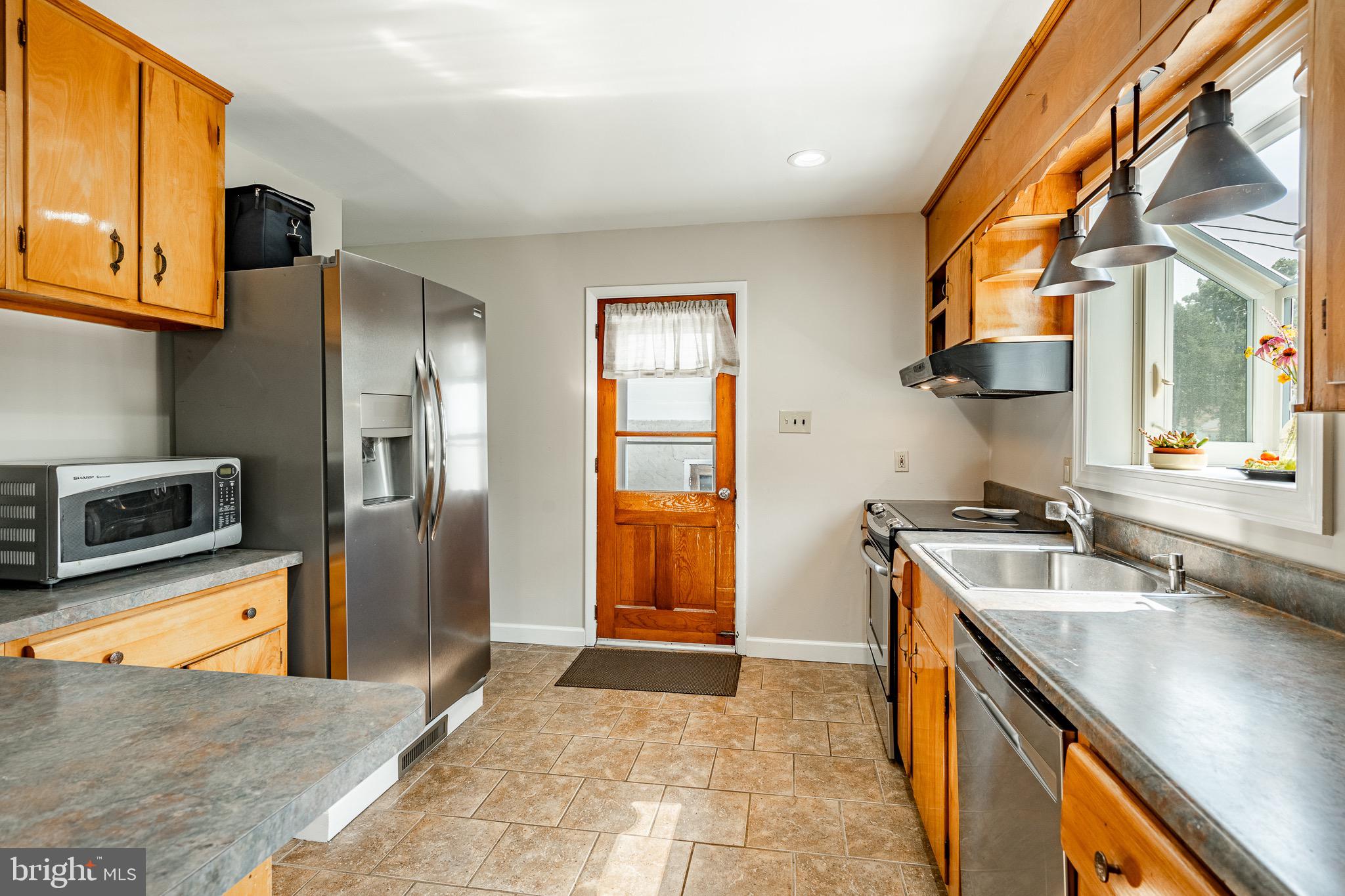 16 Benburb Road Phoenixville, PA 19460 - Photo 7 of 48