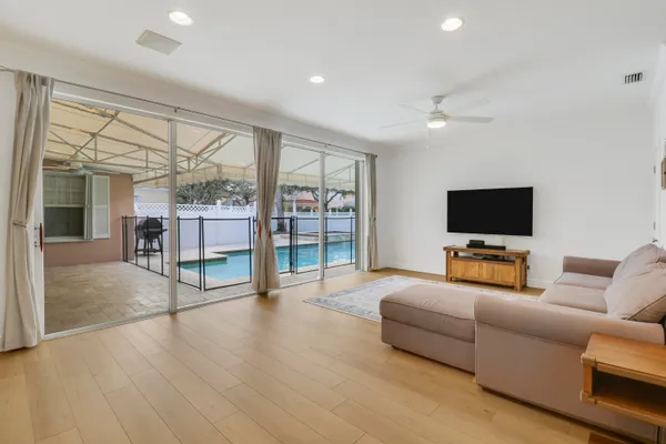 $1,449,900 | 136 Newcastle Drive, Jupiter, FL 33458