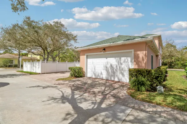 $1,449,900 | 136 Newcastle Drive, Jupiter, FL 33458