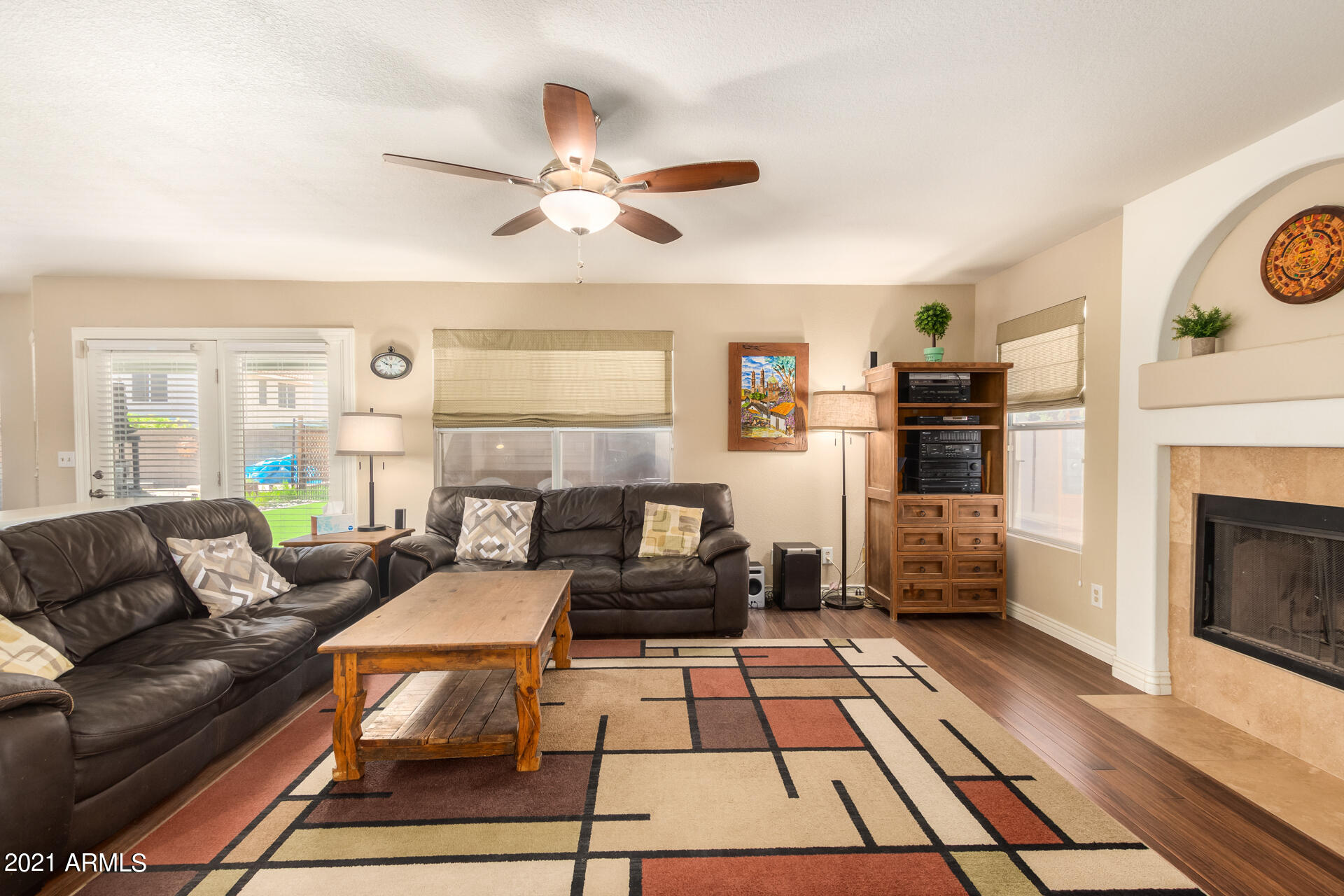 7617 West Hearn Road Peoria, AZ 85381 - Photo 11 of 38 Family Room