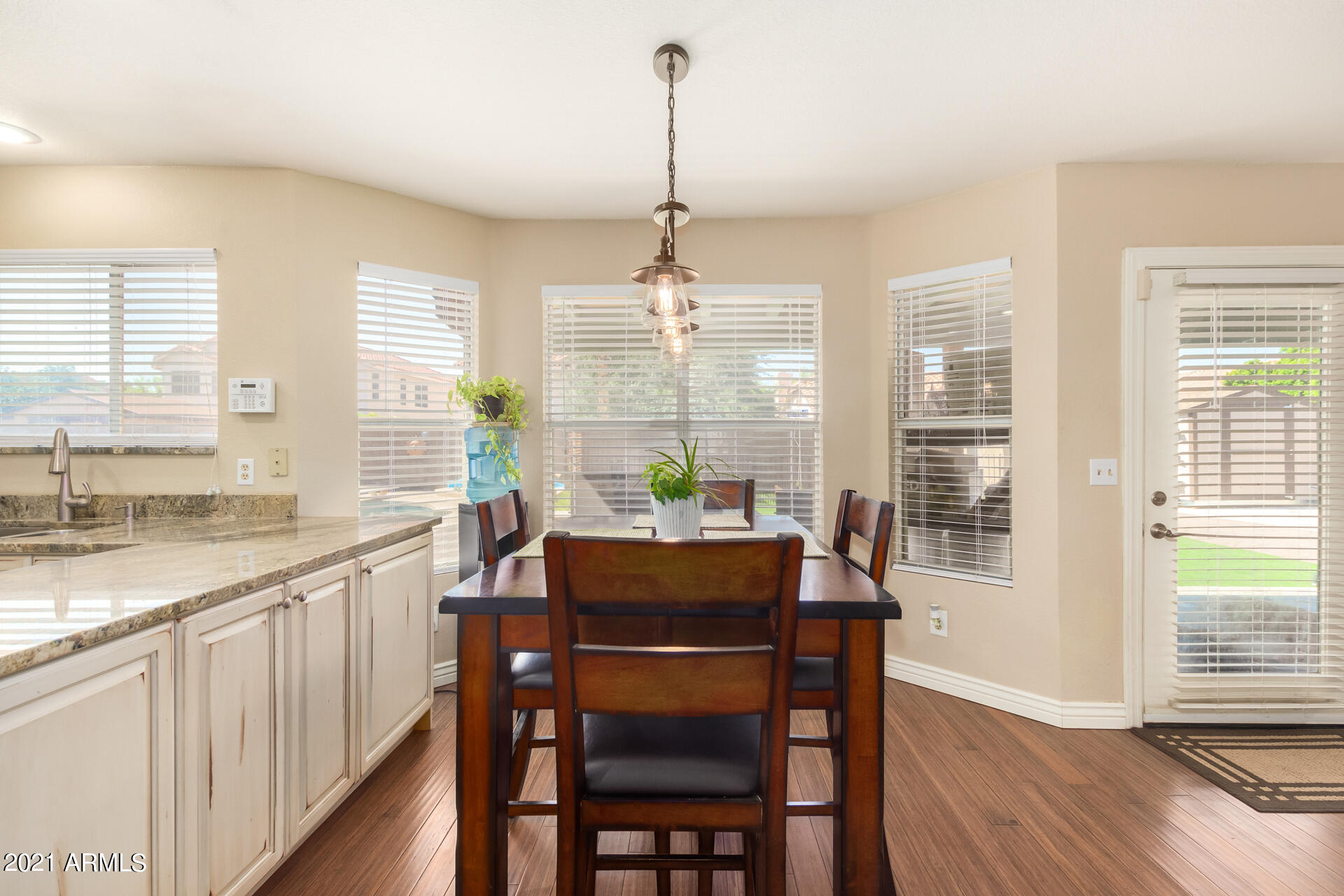 7617 West Hearn Road Peoria, AZ 85381 - Photo 15 of 38 Eat in Kitchen