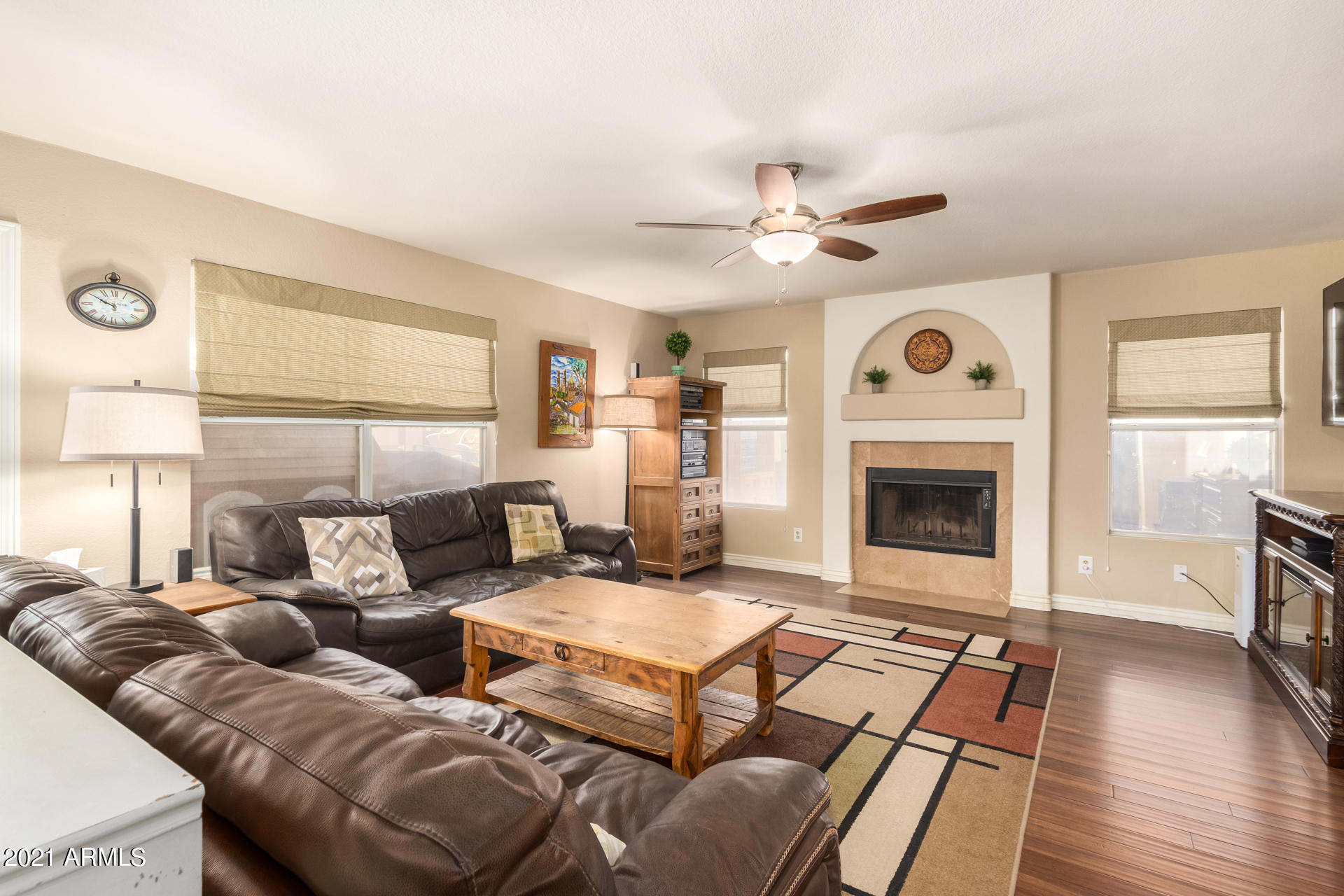 7617 West Hearn Road Peoria, AZ 85381 - Photo 10 of 38 Family Room