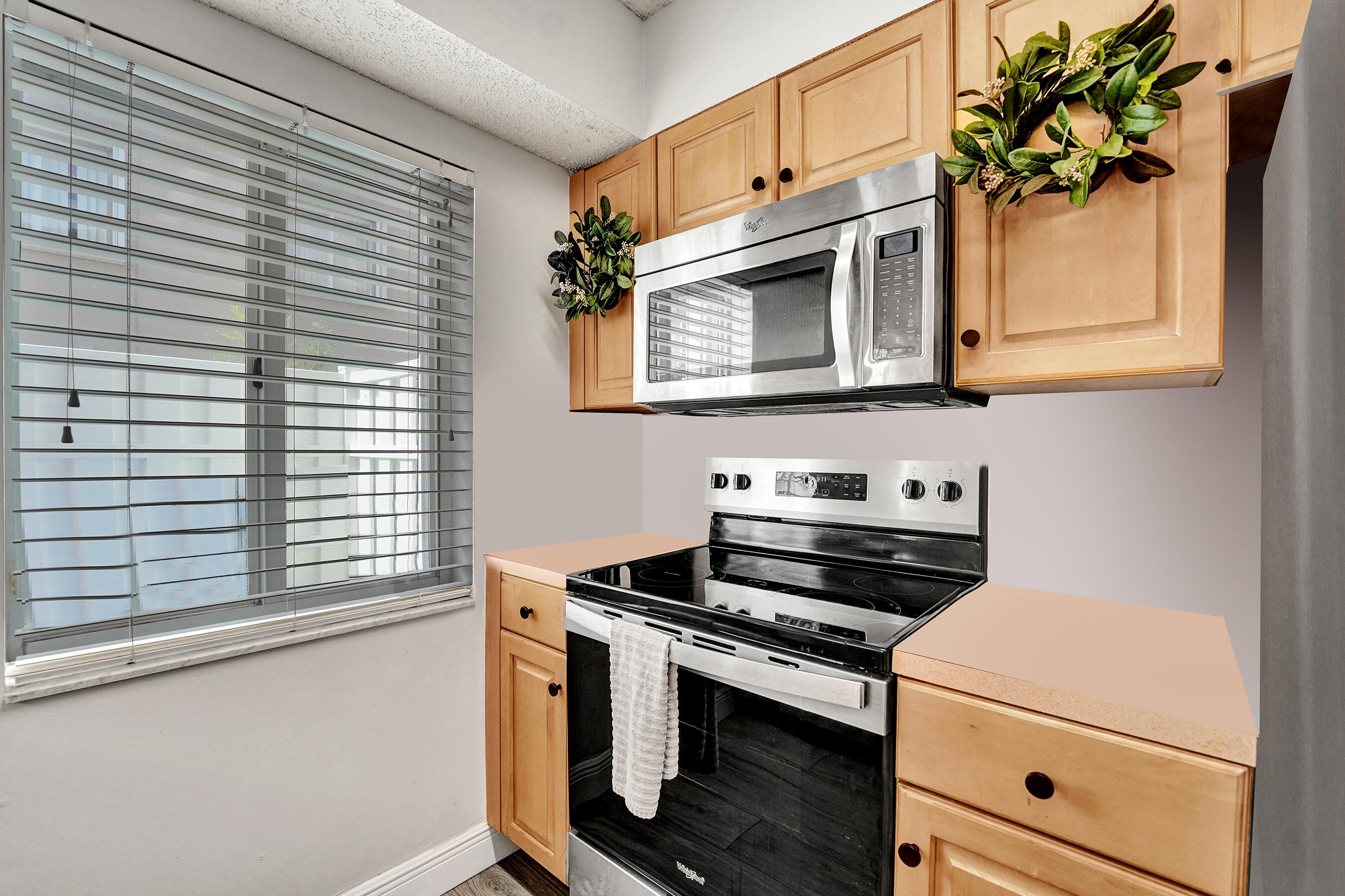 173 Riviera Circle Weston, FL 33326 - Photo 10 of 41 DSC01409