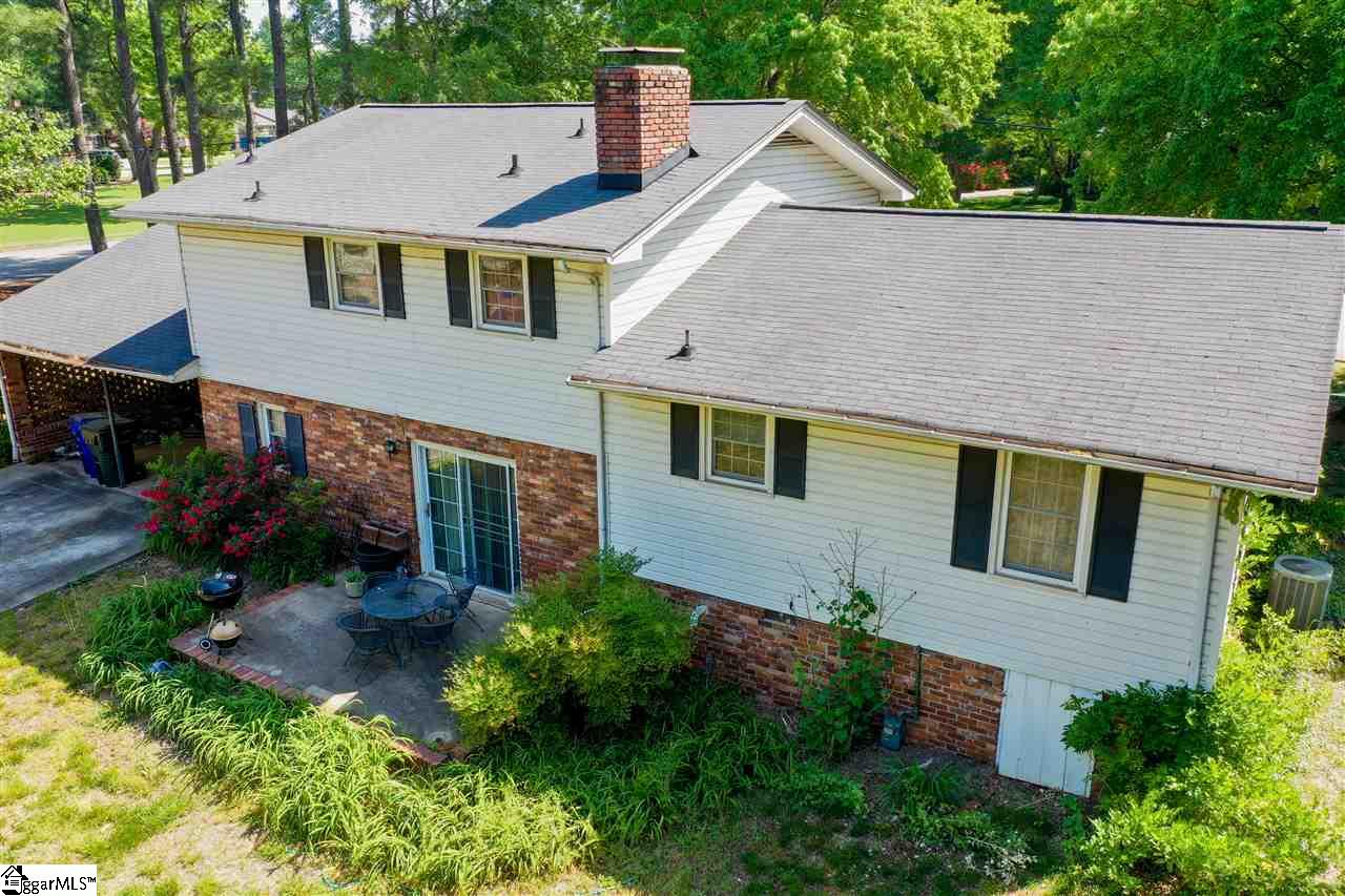 702 Wembley Road Greenville, SC 29607 - Photo 2 of 18