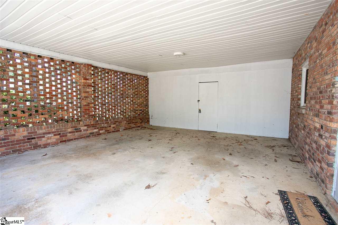 702 Wembley Road Greenville, SC 29607 - Photo 13 of 18