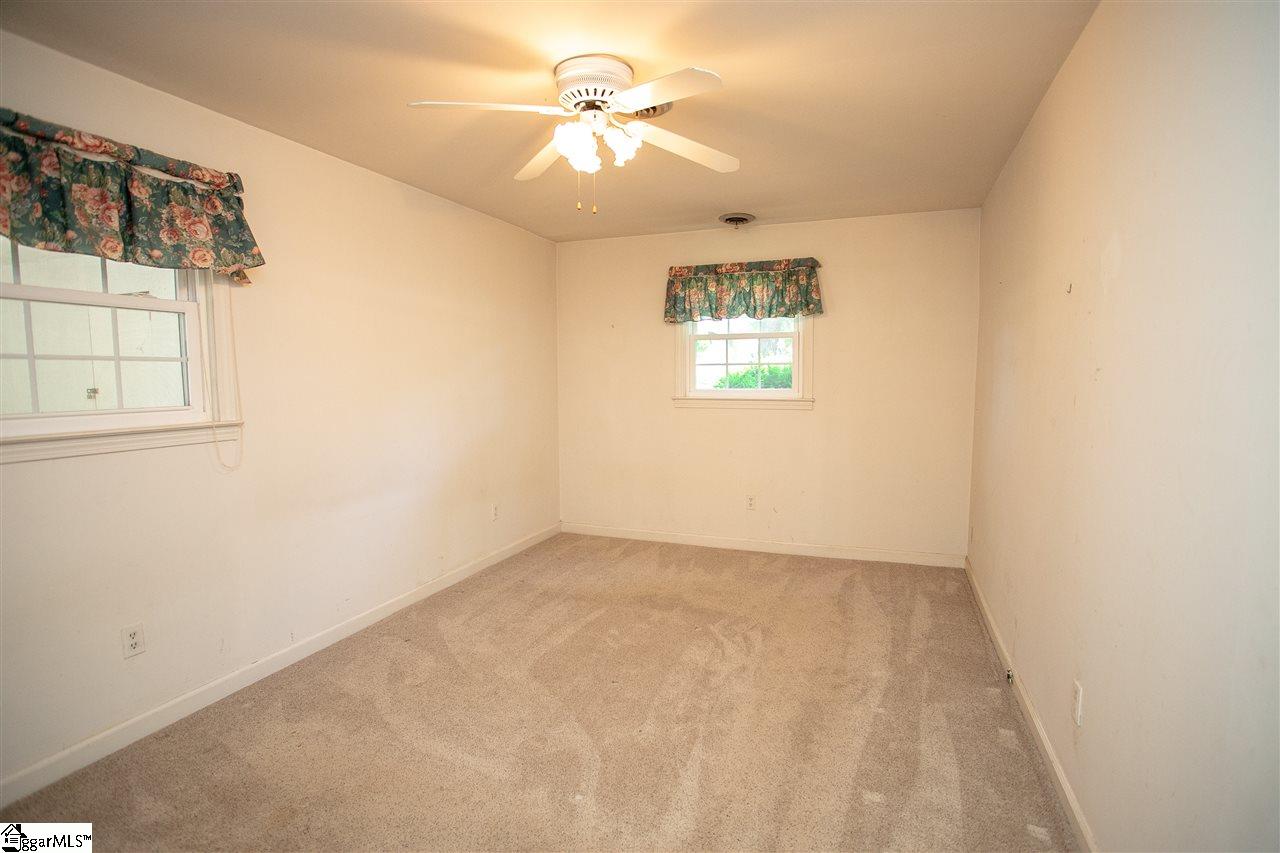 702 Wembley Road Greenville, SC 29607 - Photo 6 of 18