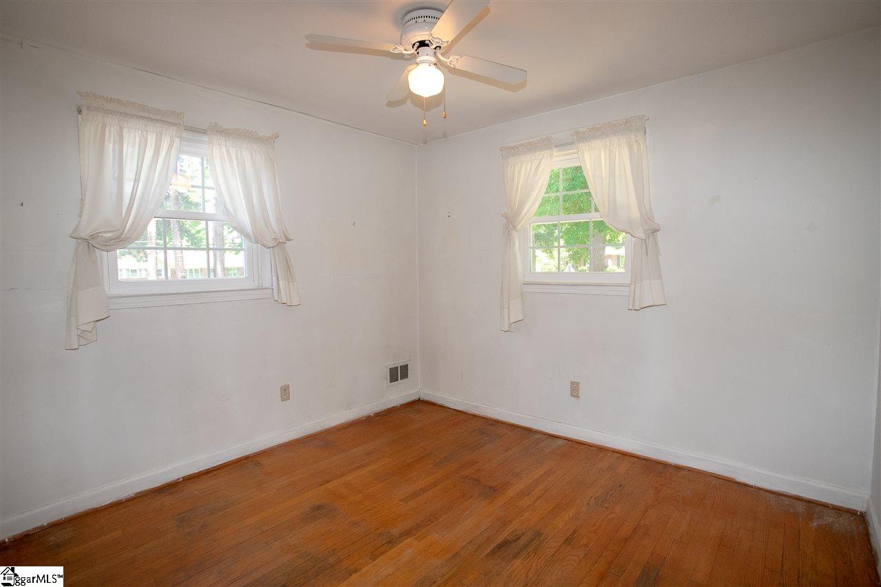 702 Wembley Road Greenville, SC 29607 - Photo 7 of 18