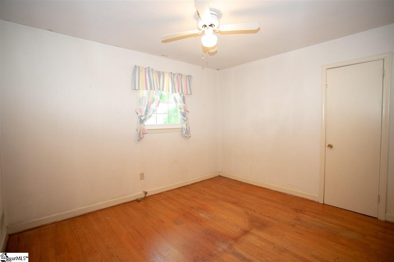 702 Wembley Road Greenville, SC 29607 - Photo 8 of 18