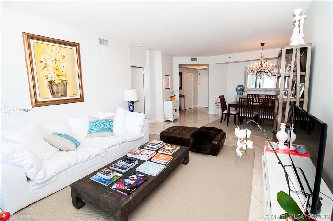 808 Brickell Key Drive, Unit 802 Miami, FL 33131 - Photo 2 of 48 Enjoy a spacious living/dining area.
