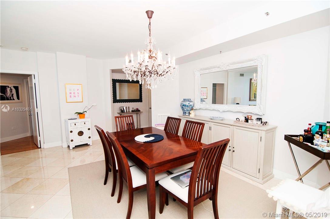 808 Brickell Key Drive, Unit 802 Miami, FL 33131 - Photo 3 of 48 A formal dining area is a great feature at Unit #802.