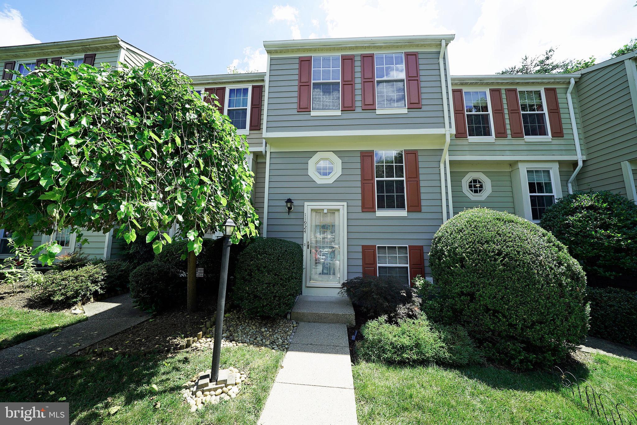 11924 Fieldthorn Court Reston, VA 20194 - Photo 1 of 26 EXTERIOR FRONT 1