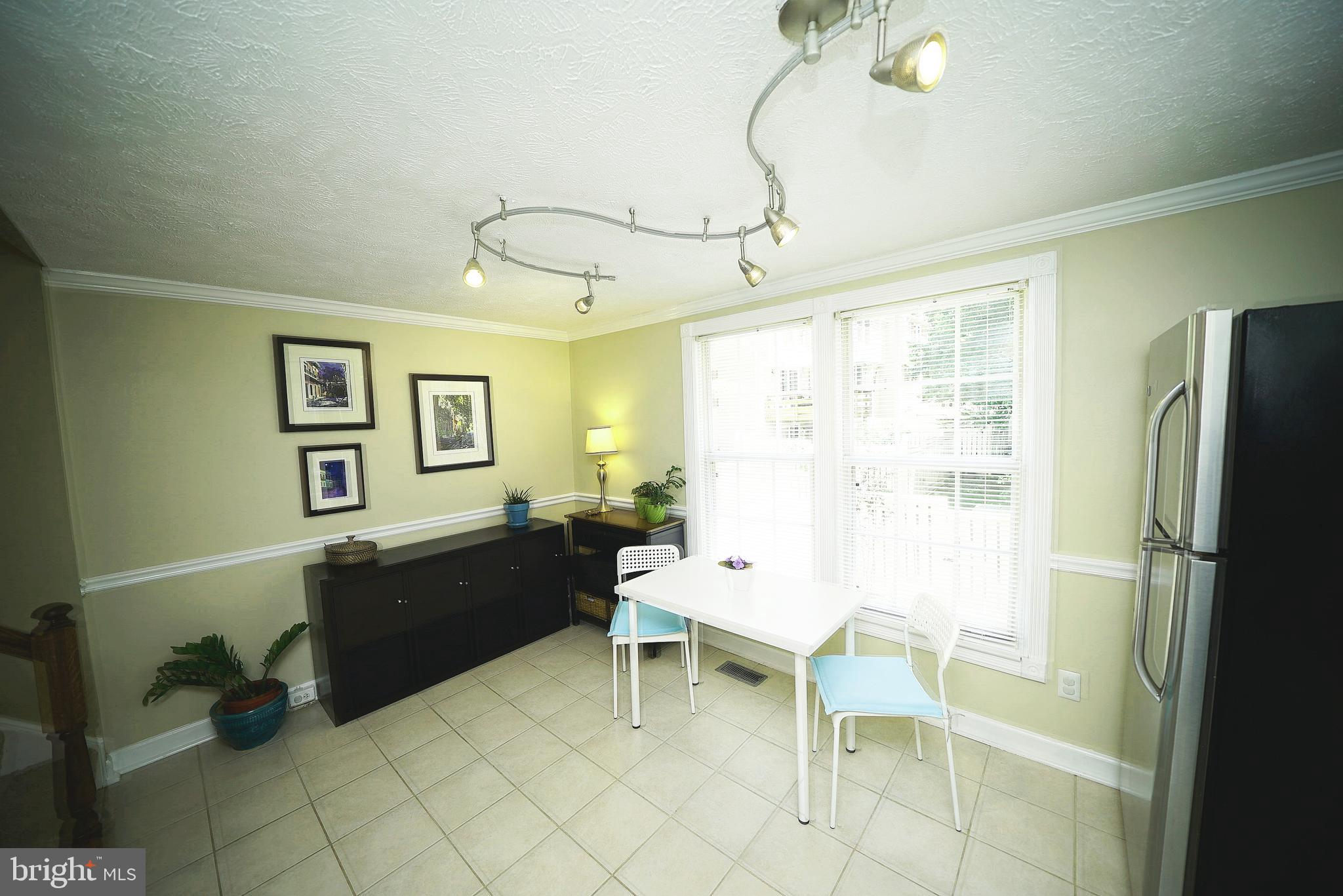 11924 Fieldthorn Court Reston, VA 20194 - Photo 11 of 26 KITCHEN 3