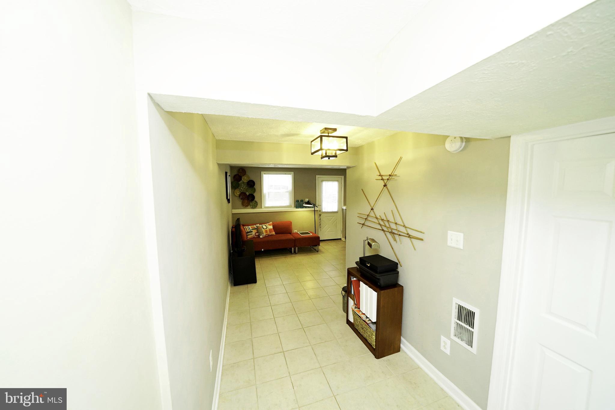 11924 Fieldthorn Court Reston, VA 20194 - Photo 13 of 26 FAMILY ROOM 1