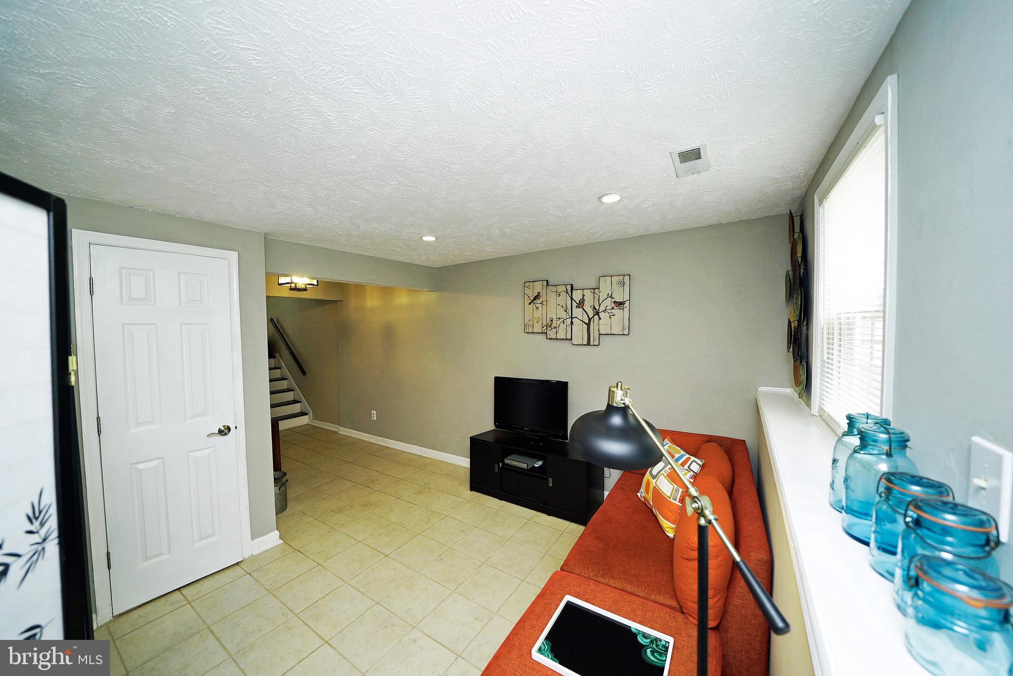 11924 Fieldthorn Court Reston, VA 20194 - Photo 16 of 26 FAMILY ROOM 4