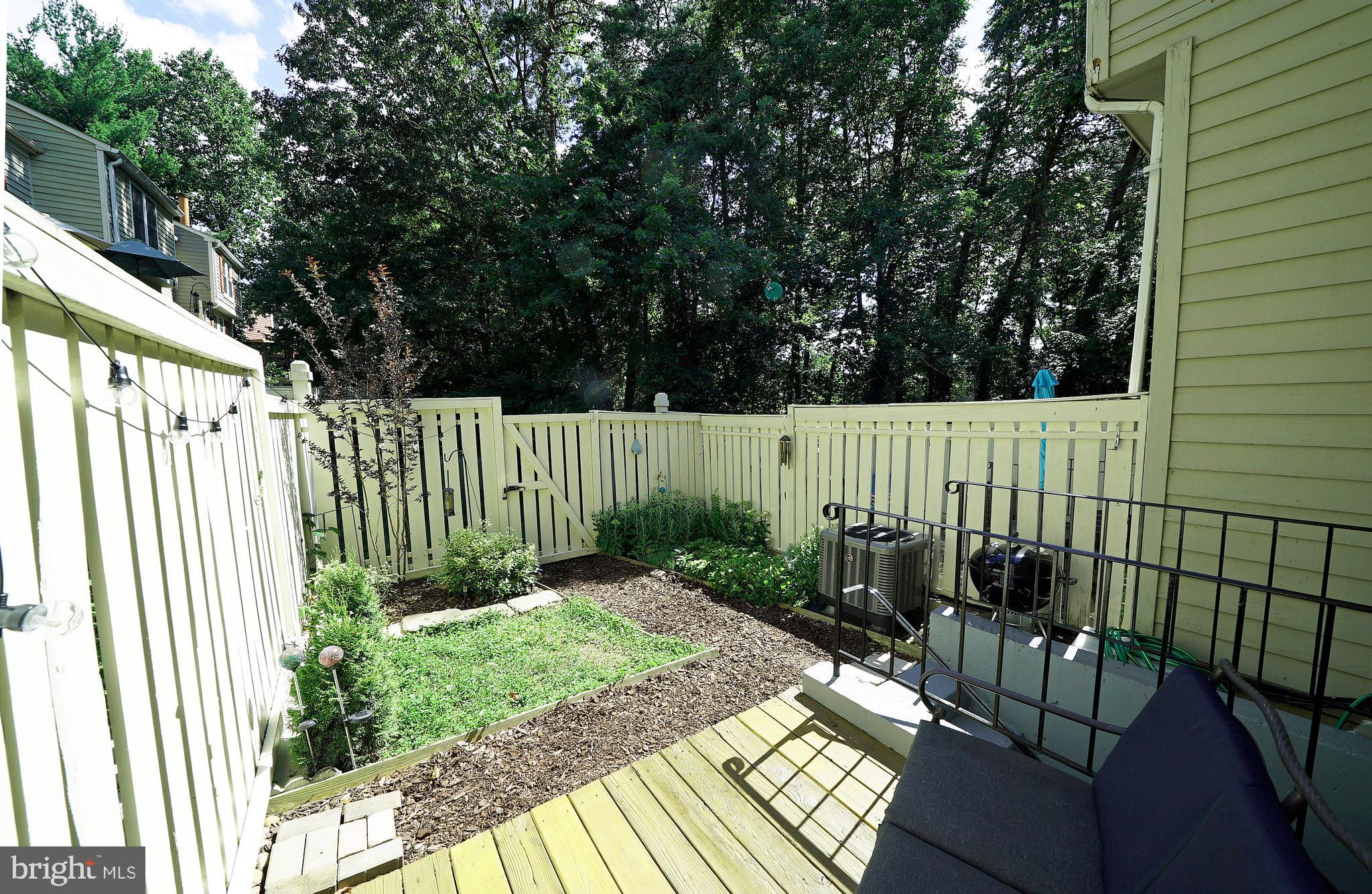 11924 Fieldthorn Court Reston, VA 20194 - Photo 3 of 26 YARD & PATIO 1