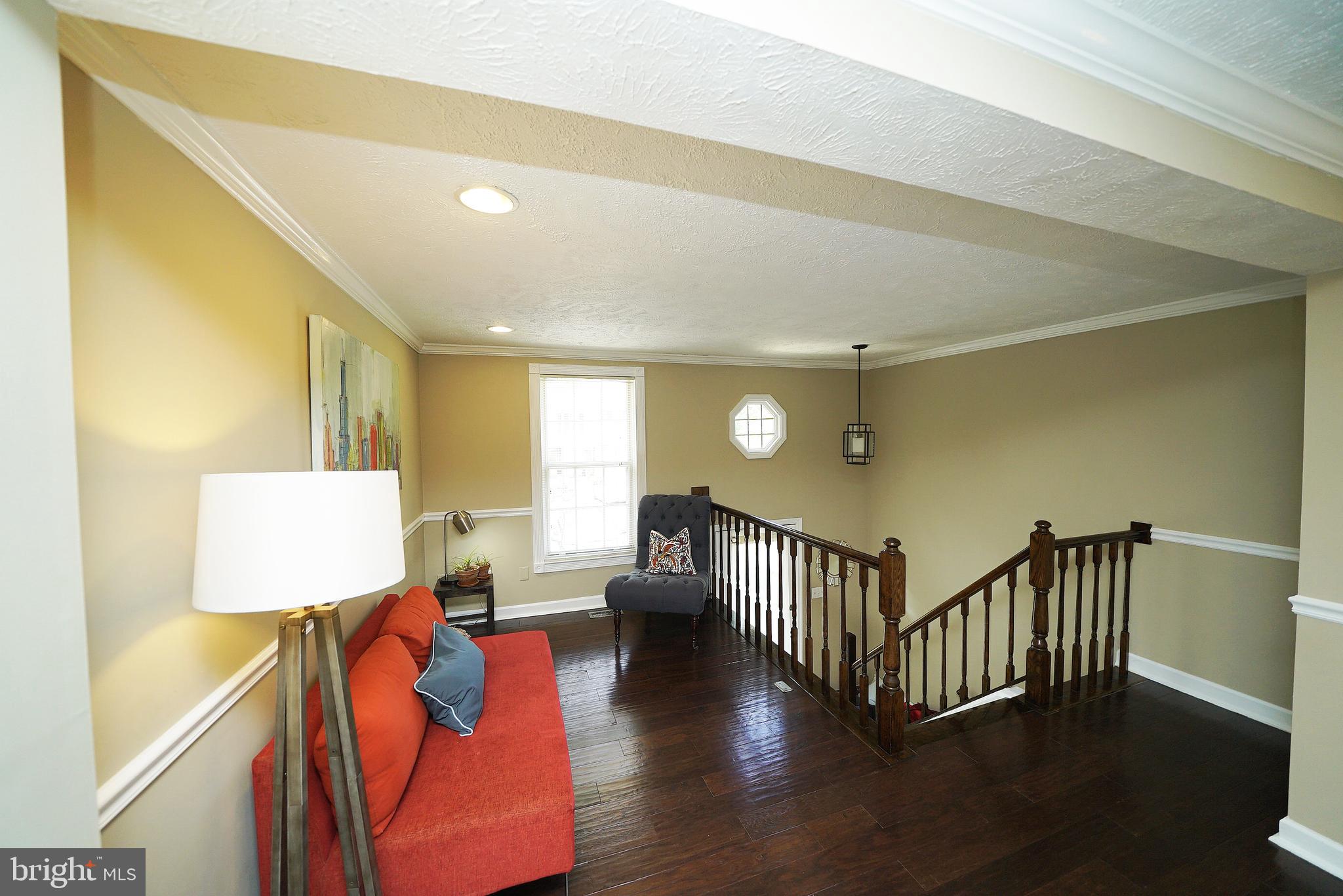 11924 Fieldthorn Court Reston, VA 20194 - Photo 8 of 26 LIVING ROOM 2