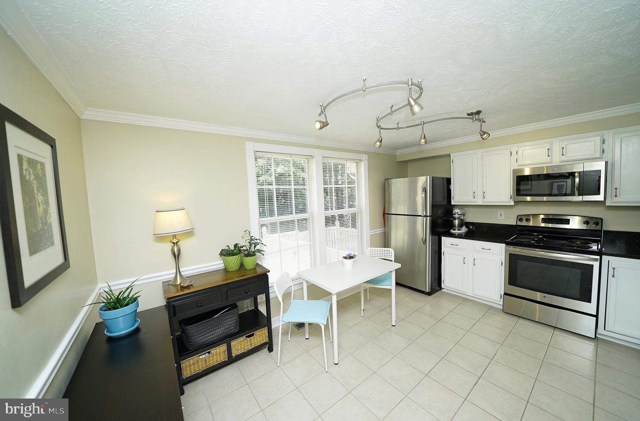 11924 Fieldthorn Court Reston, VA 20194 - Photo 9 of 26 KITCHEN 1