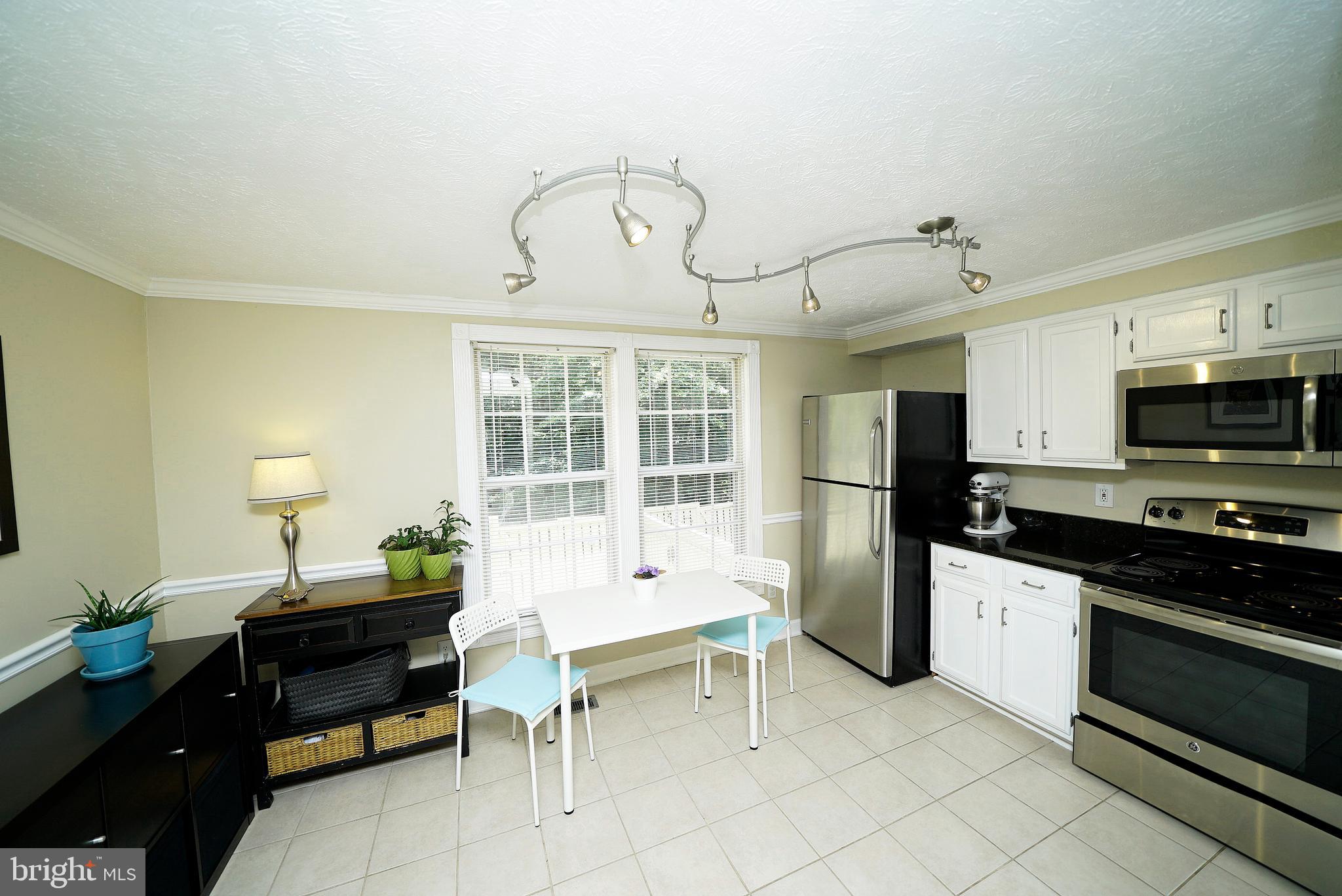 11924 Fieldthorn Court Reston, VA 20194 - Photo 10 of 26 KITCHEN 2