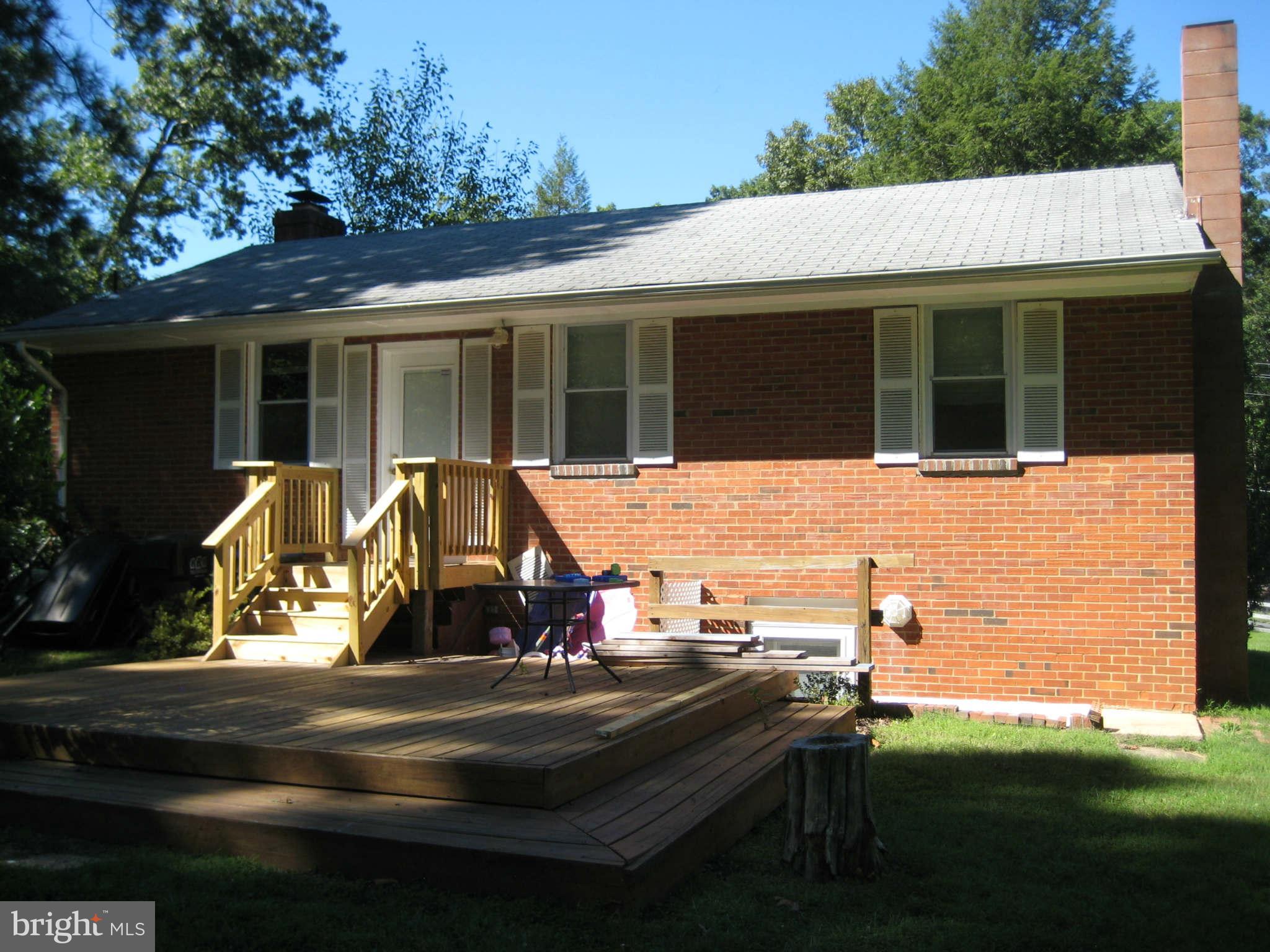 12221 Popes Head Road Fairfax, VA 22030 - Photo 19 of 29 Exterior (Rear)
