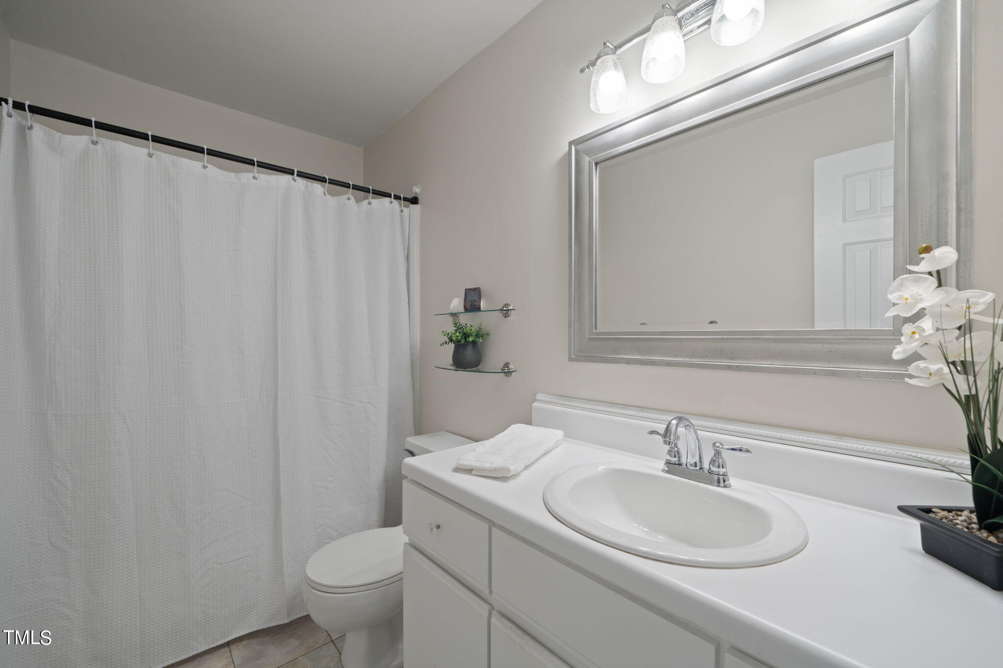 5674 Hamstead Crossing Raleigh, NC 27612 - Photo 29 of 43 31-web-or-mls-DSC01144