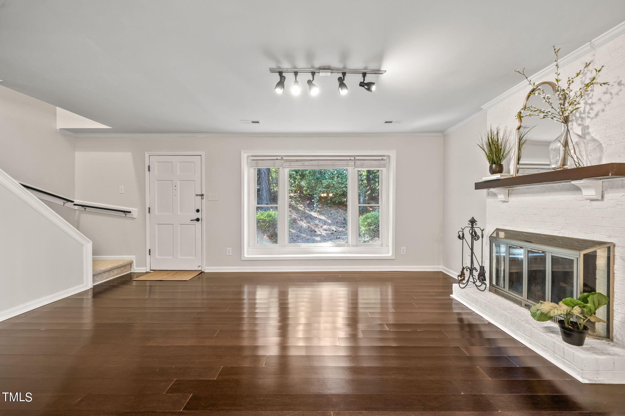 5674 Hamstead Crossing Raleigh, NC 27612 - Photo 5 of 43 14-web-or-mls-DSC01269