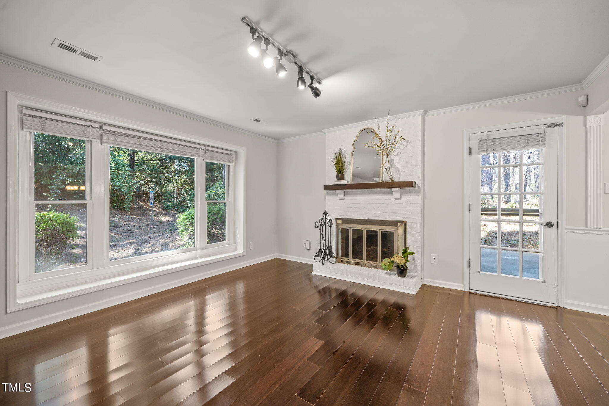 5674 Hamstead Crossing Raleigh, NC 27612 - Photo 7 of 43 16-web-or-mls-DSC01264