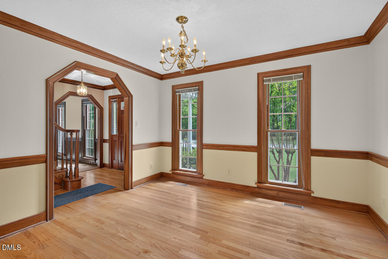 6125 Iris Drive Raleigh, NC 27612 - Photo 5 of 50 06