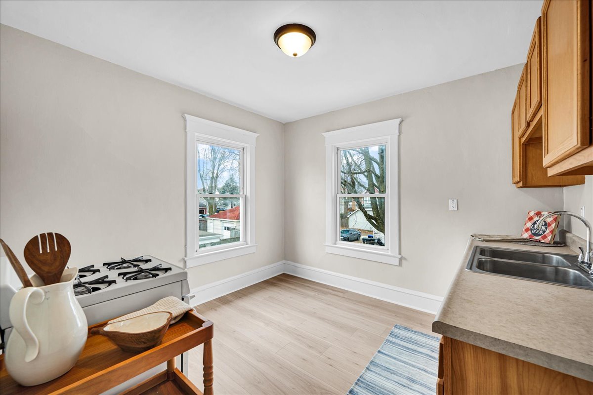 1018 North Prairie Street Bloomington, IL 61701 - Photo 15 of 49 a living room with furniture and a window