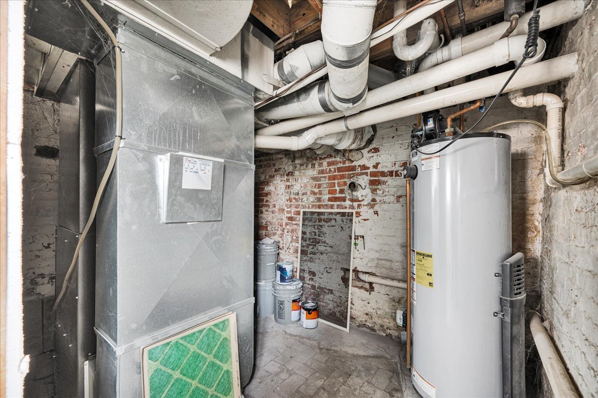 1018 North Prairie Street Bloomington, IL 61701 - Photo 32 of 49 a view of water heater room