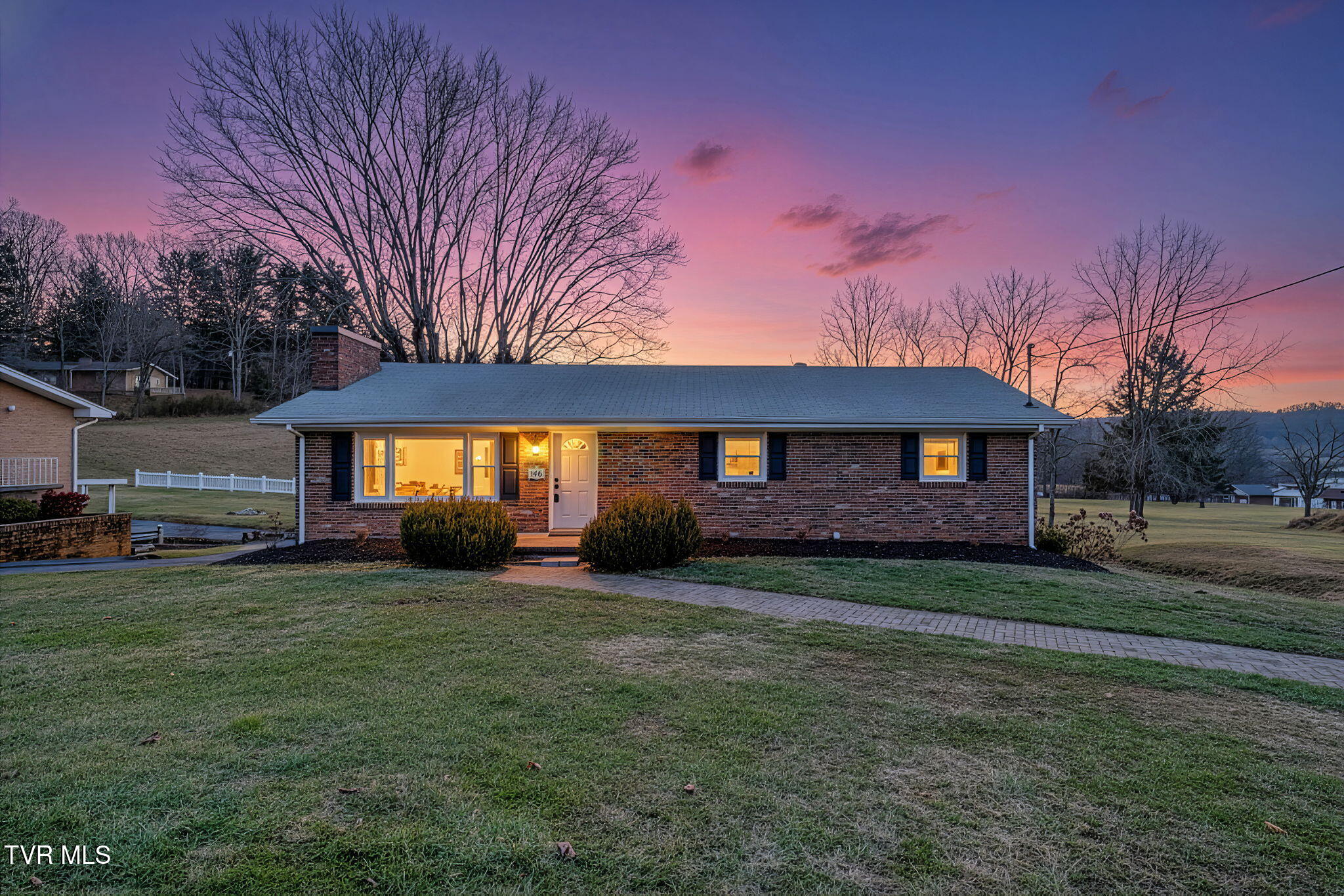 146 Carlton Road Bristol, TN 37620 - Photo 2 of 46 001a