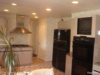 980 Sandhurst Road Bloomfield Hills, MI 48302 - Photo 14 of 18 Kitchen